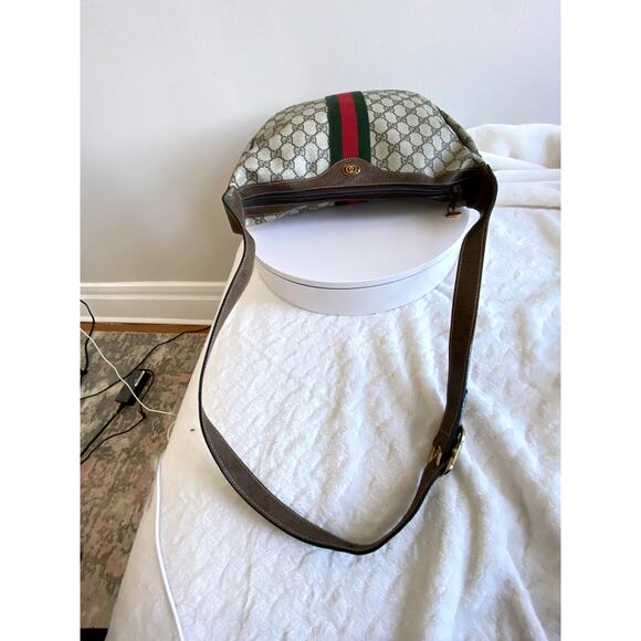 Authentic Gucci Shoulder Bag - Picture 5 of 13